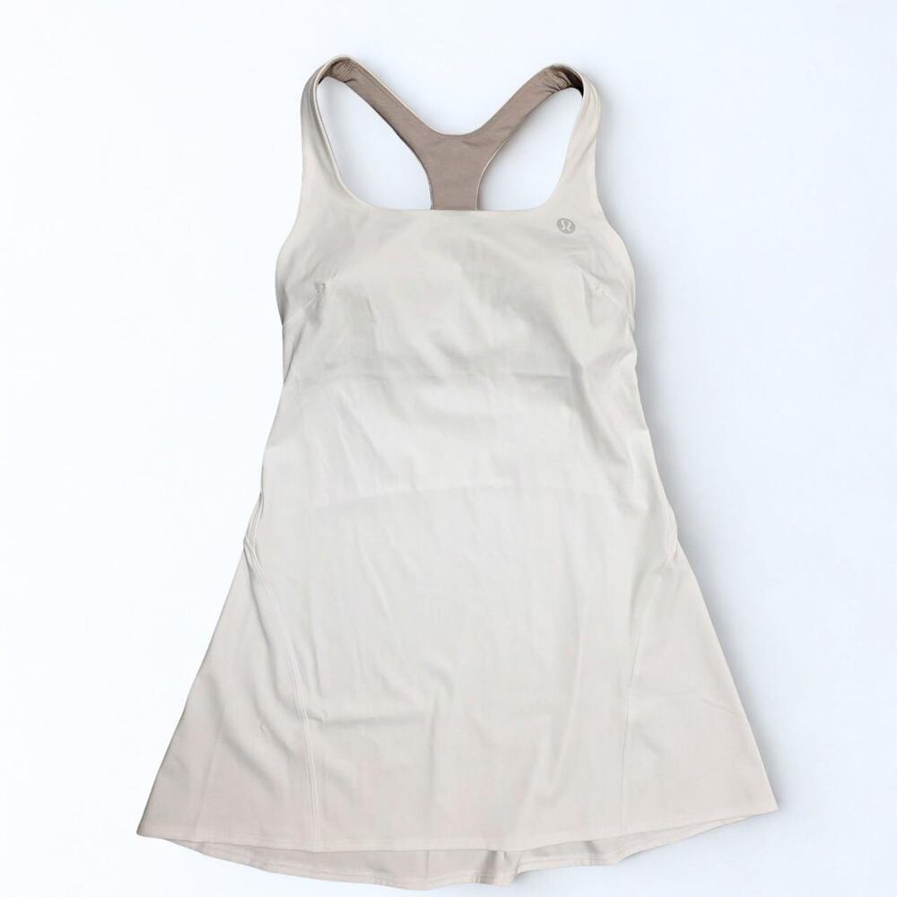 Lululemon Lightweight Linerless Tennis Dress Size 6 White Shelf Bra Discontinued